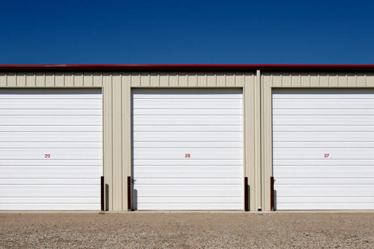 McDowell Mountain Community Storage in Scottsdale, Arizona, provides a comprehensive guide for selecting the right storage unit size.