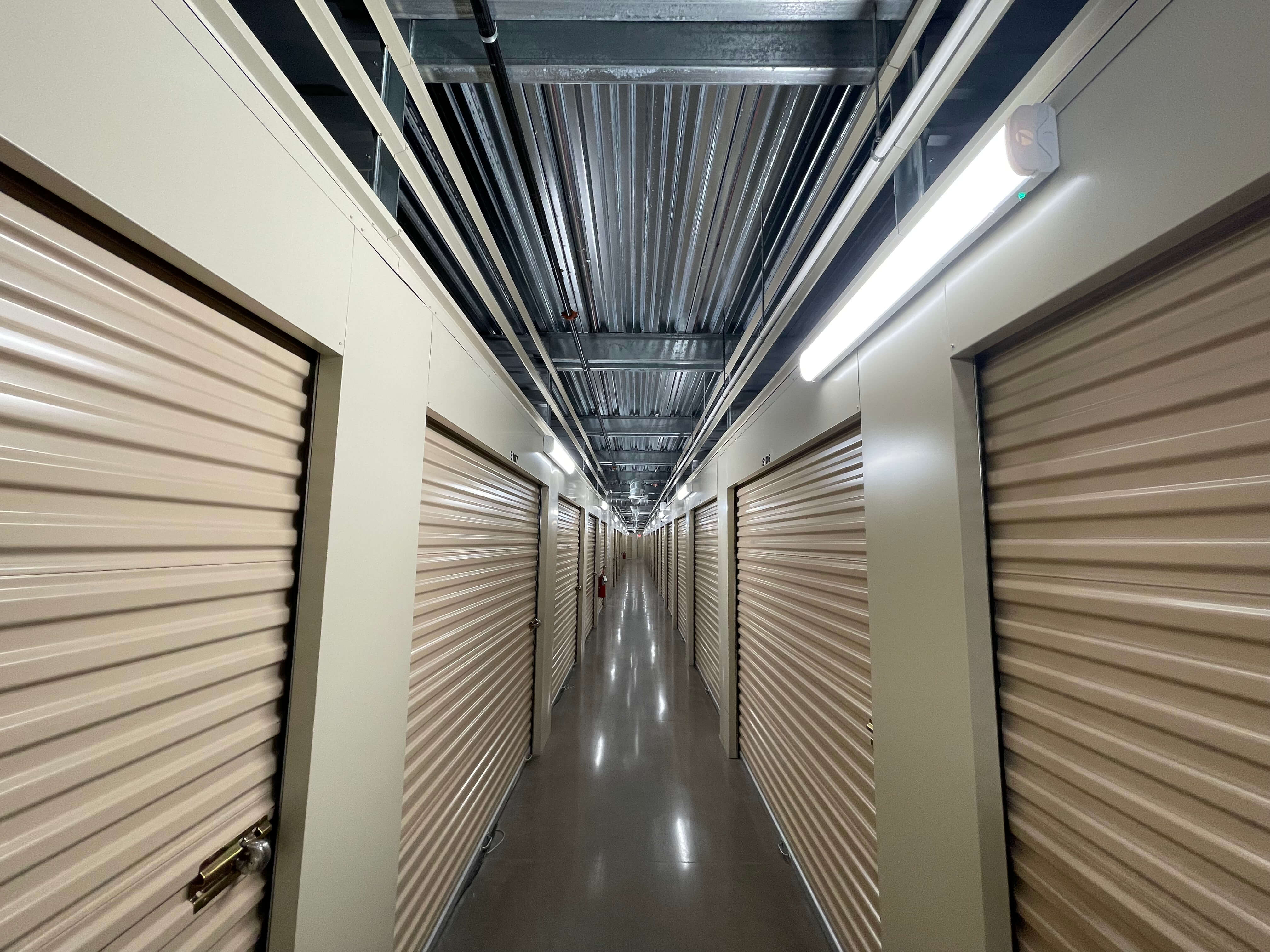 Home decluttering and room organization with McDowell Mountain Community Storage in Scottsdale Arizona
